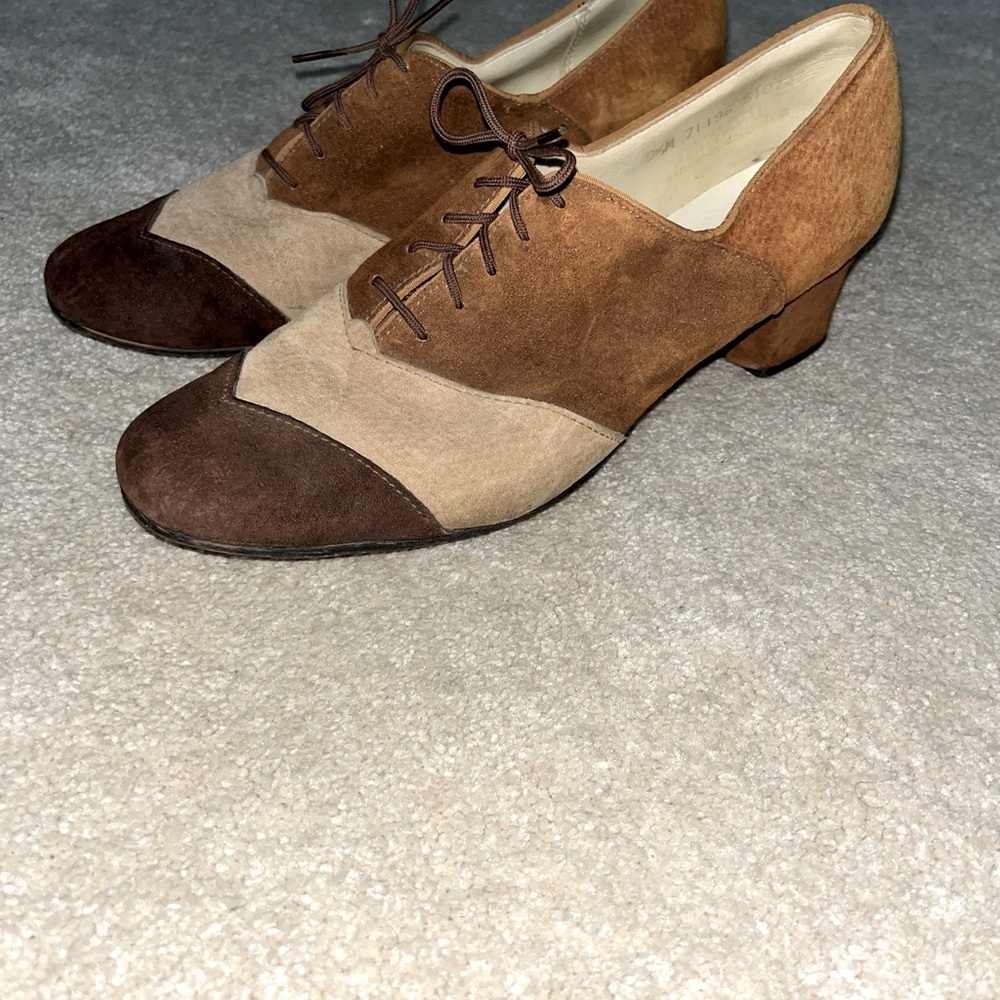 Vintage Hush Puppies Women’s Shoes- suede, heels. Very cute
